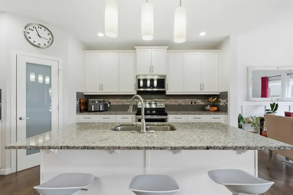 4 Panton Road NW Calgary AB T3K 0X7