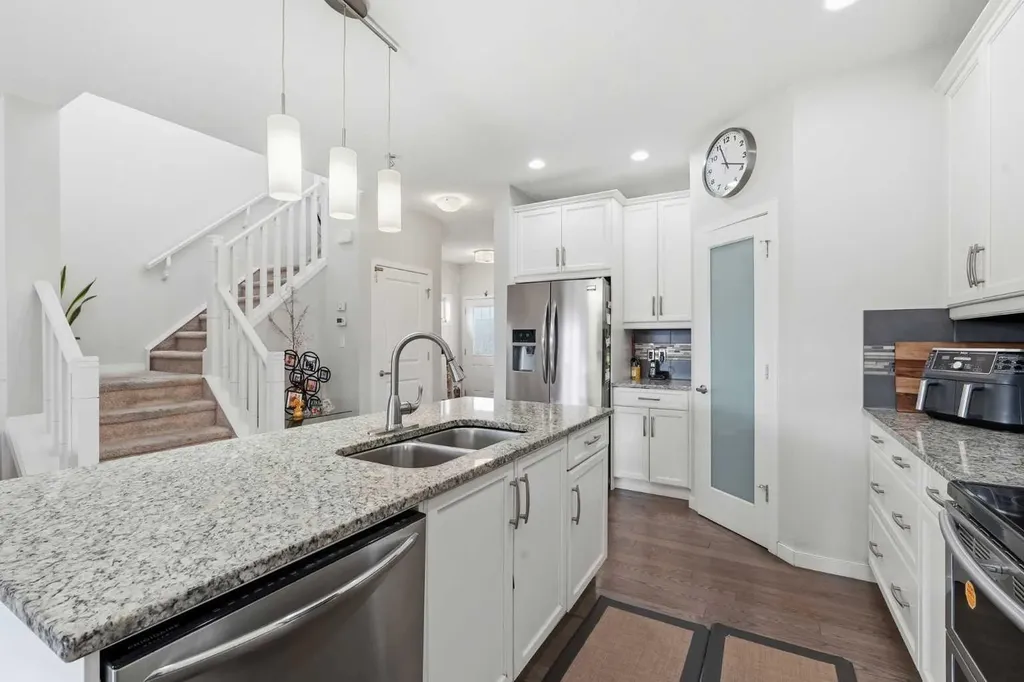 4 Panton Road NW Calgary AB T3K 0X7