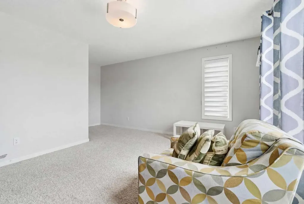 4 Panton Road NW Calgary AB T3K 0X7