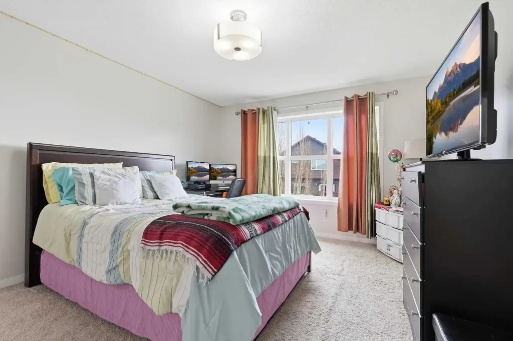 4 Panton Road NW Calgary AB T3K 0X7