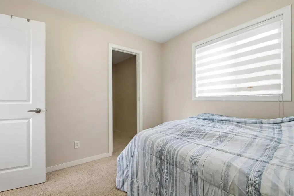 4 Panton Road NW Calgary AB T3K 0X7