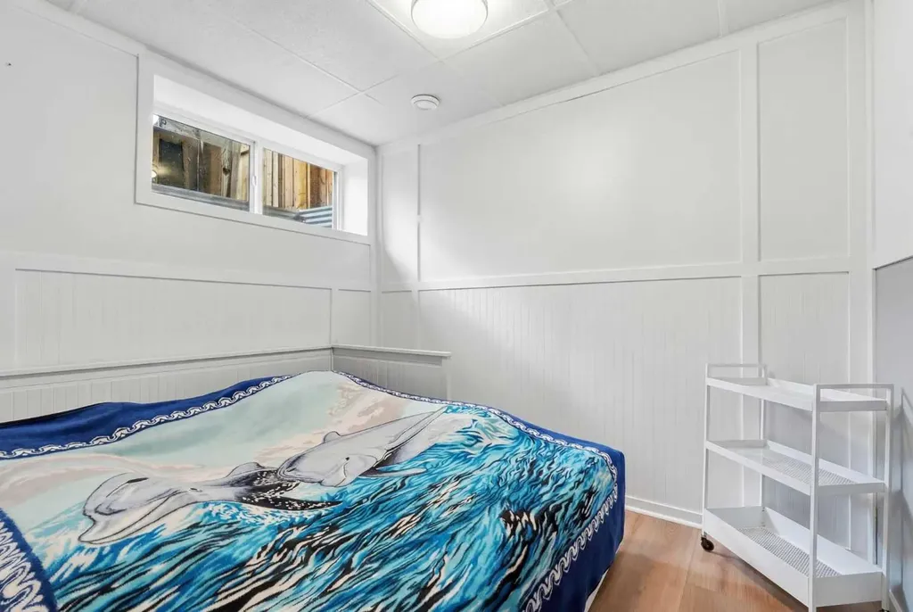 4 Panton Road NW Calgary AB T3K 0X7