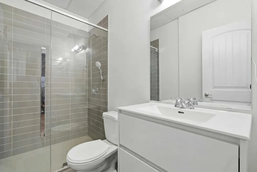4 Panton Road NW Calgary AB T3K 0X7