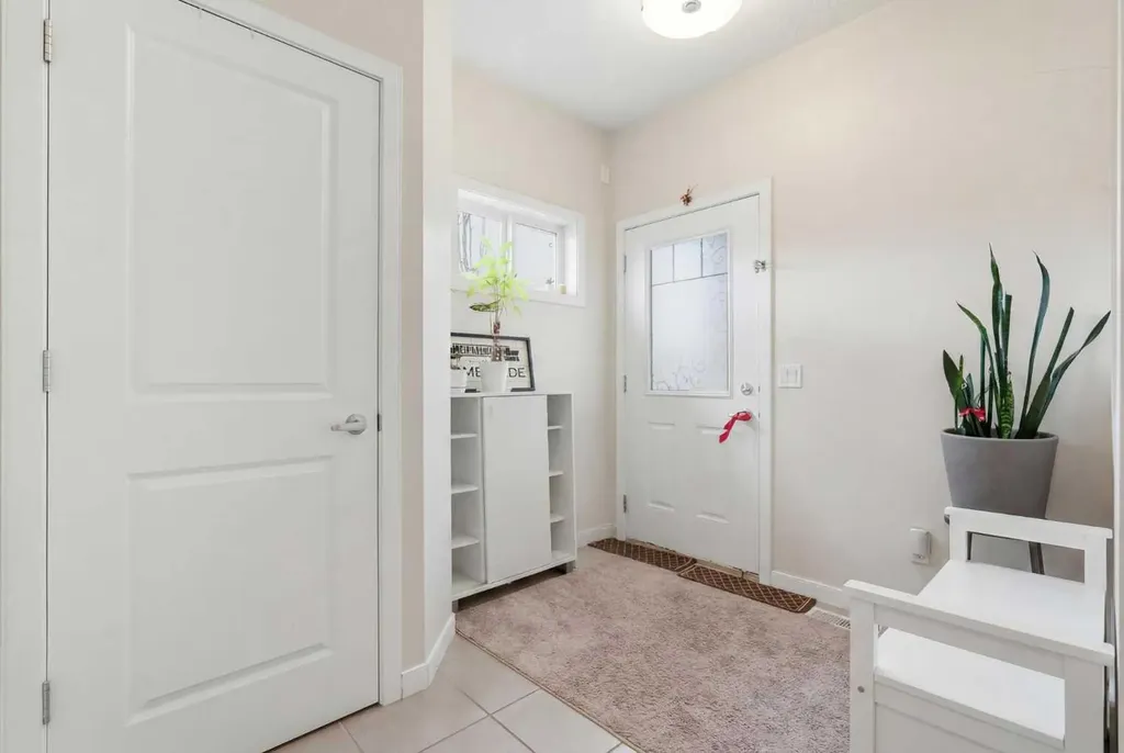 4 Panton Road NW Calgary AB T3K 0X7