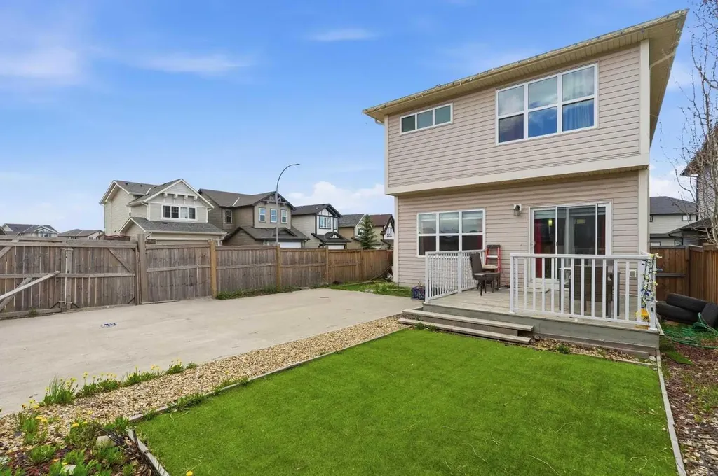 4 Panton Road NW Calgary AB T3K 0X7