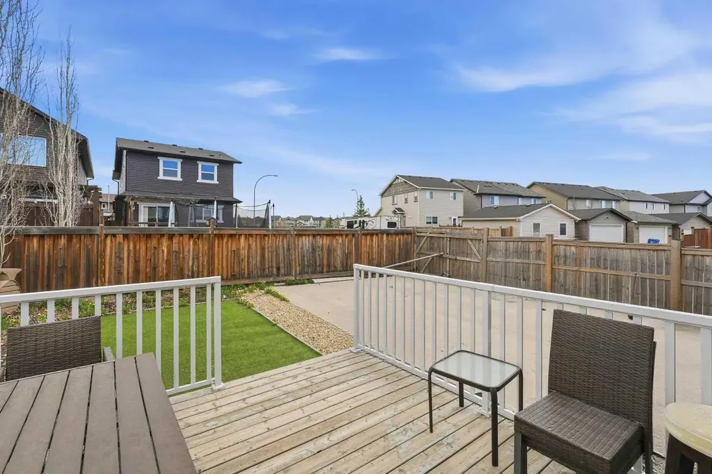 4 Panton Road NW Calgary AB T3K 0X7