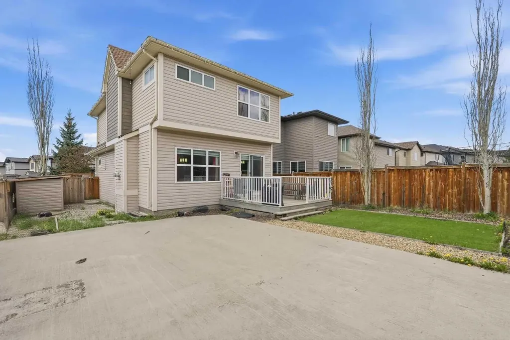 4 Panton Road NW Calgary AB T3K 0X7