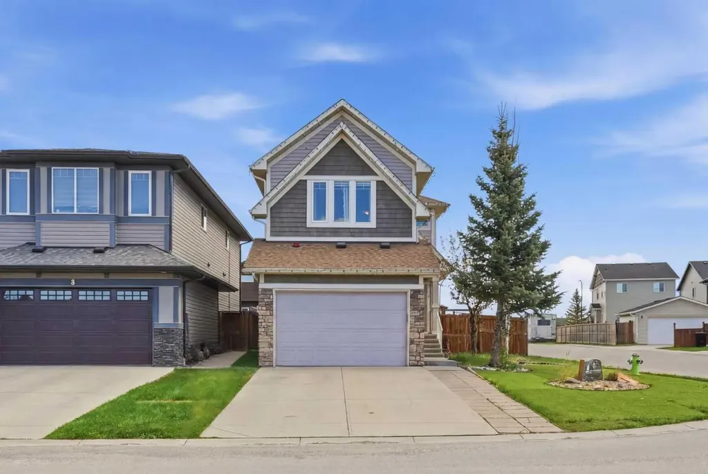 4 Panton Road NW Calgary AB T3K 0X7