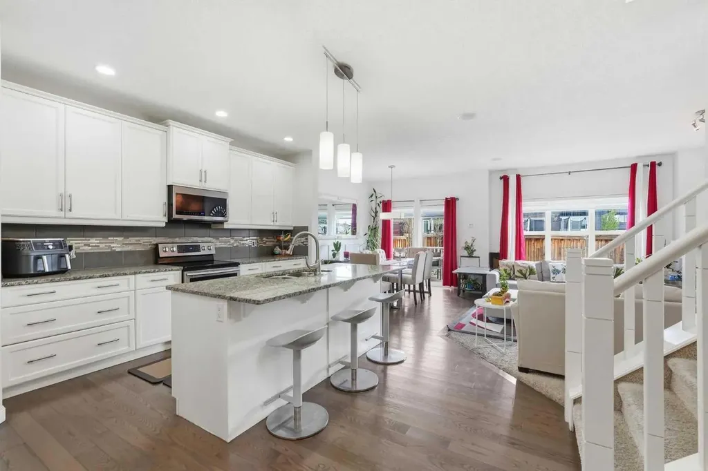 4 Panton Road NW Calgary AB T3K 0X7