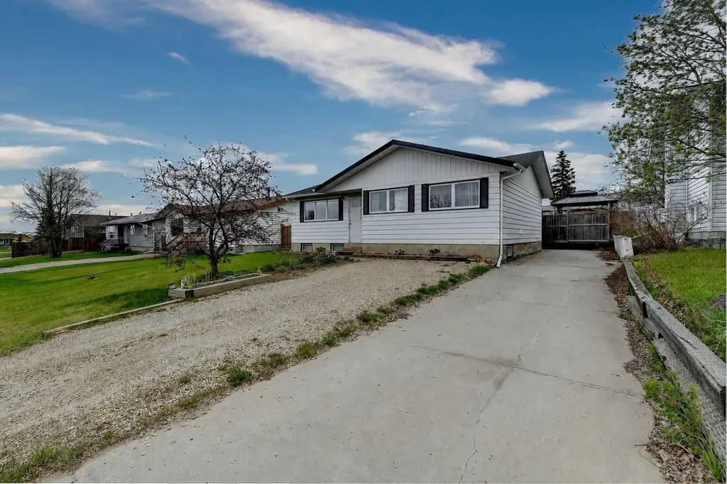 5323 Sunset Drive Spirit River AB T0H3G0