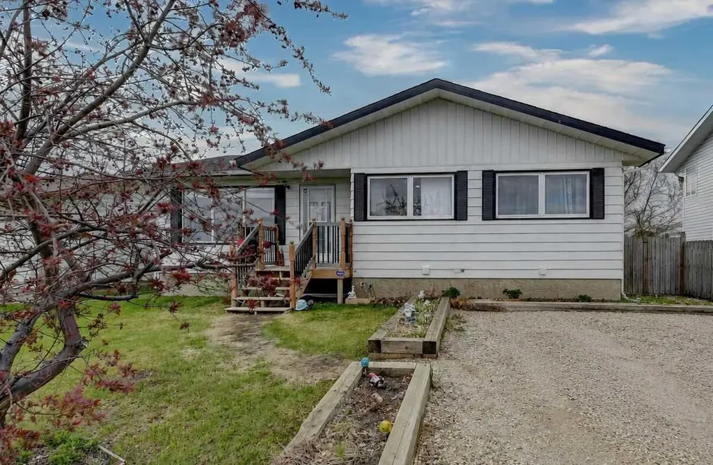5323 Sunset Drive Spirit River AB T0H3G0