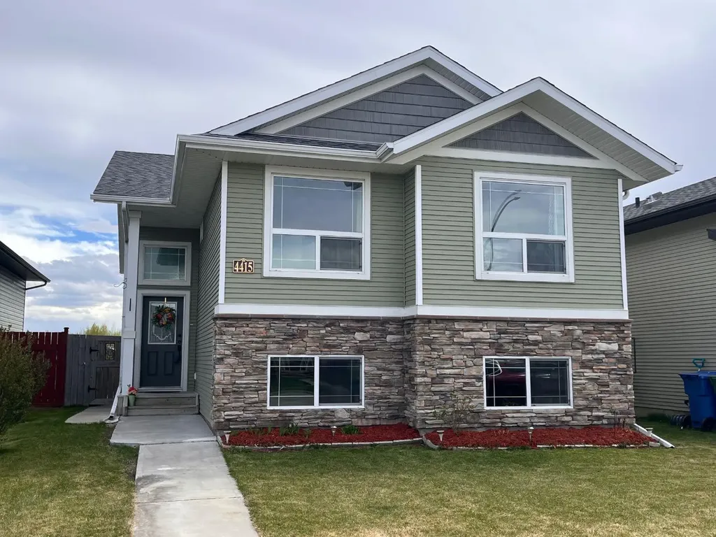 4415 54 Street Rocky Mountain House AB T4T 0B2