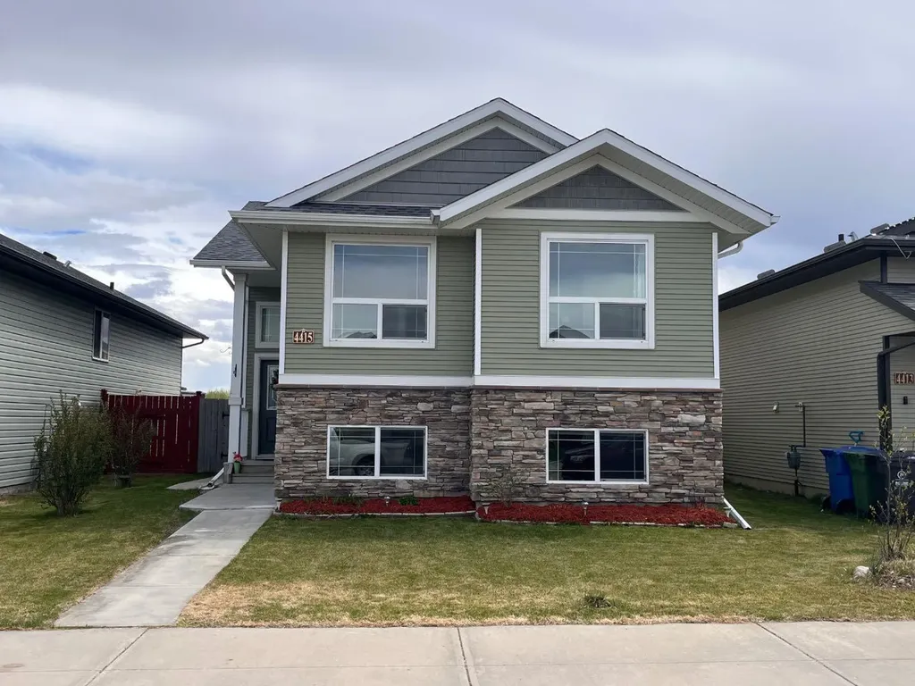 4415 54 Street Rocky Mountain House AB T4T 0B2
