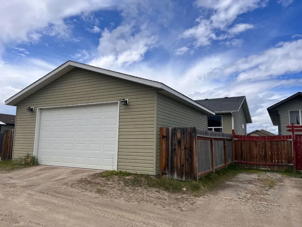 4415 54 Street Rocky Mountain House AB T4T 0B2