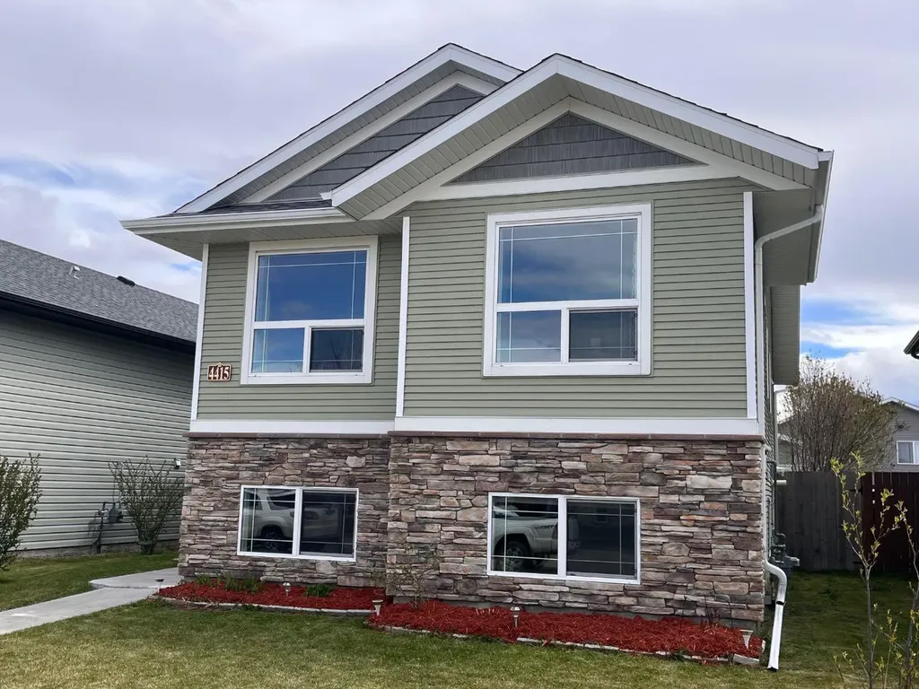 4415 54 Street Rocky Mountain House AB T4T 0B2