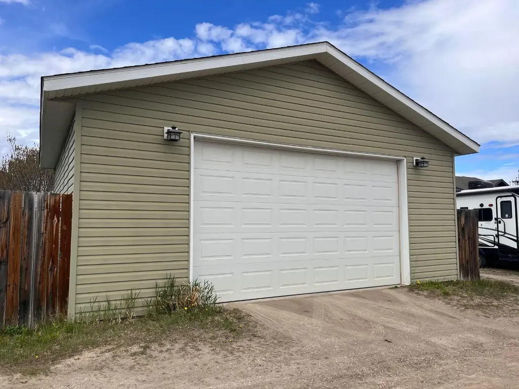 4415 54 Street Rocky Mountain House AB T4T 0B2