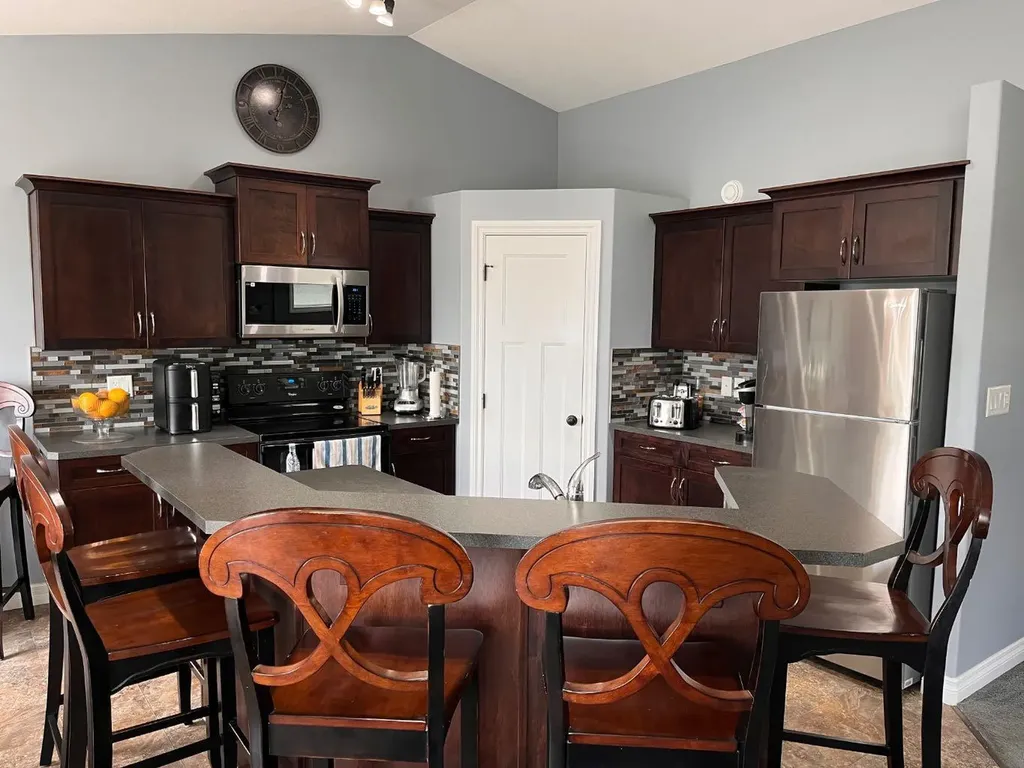 4415 54 Street Rocky Mountain House AB T4T 0B2