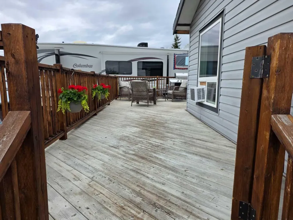 9702 104 Avenue Clairmont AB T0H 0W0