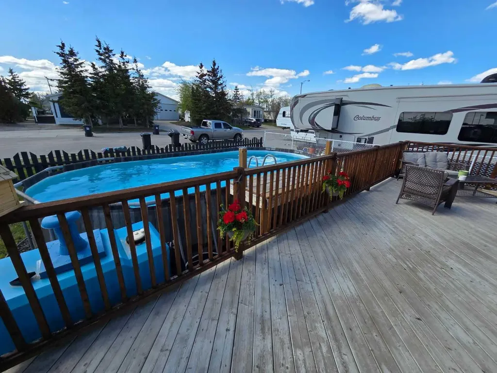 9702 104 Avenue Clairmont AB T0H 0W0