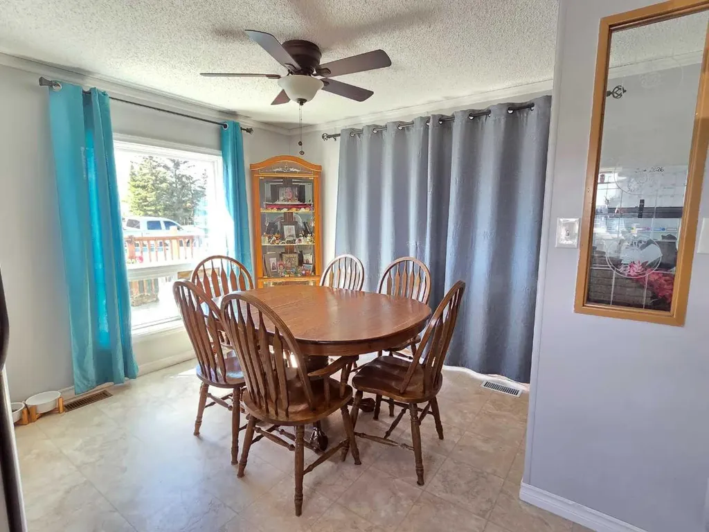 9702 104 Avenue Clairmont AB T0H 0W0