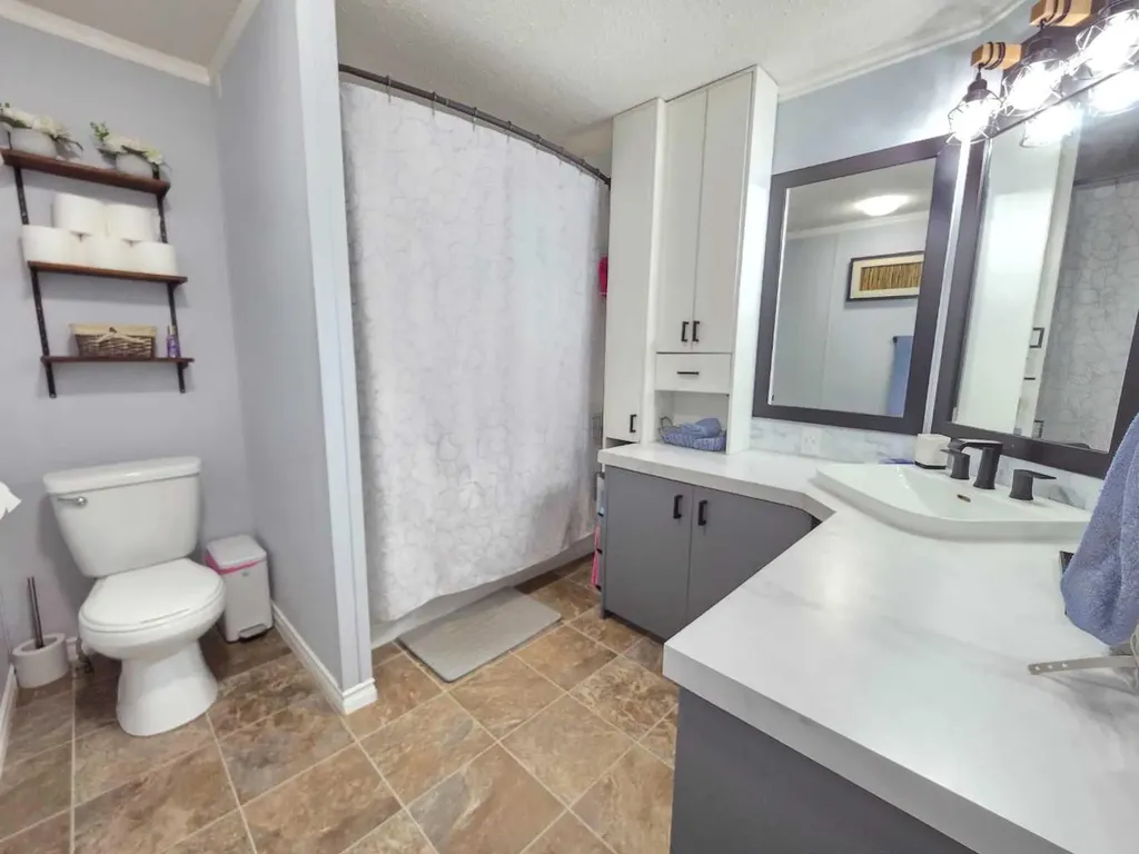 9702 104 Avenue Clairmont AB T0H 0W0