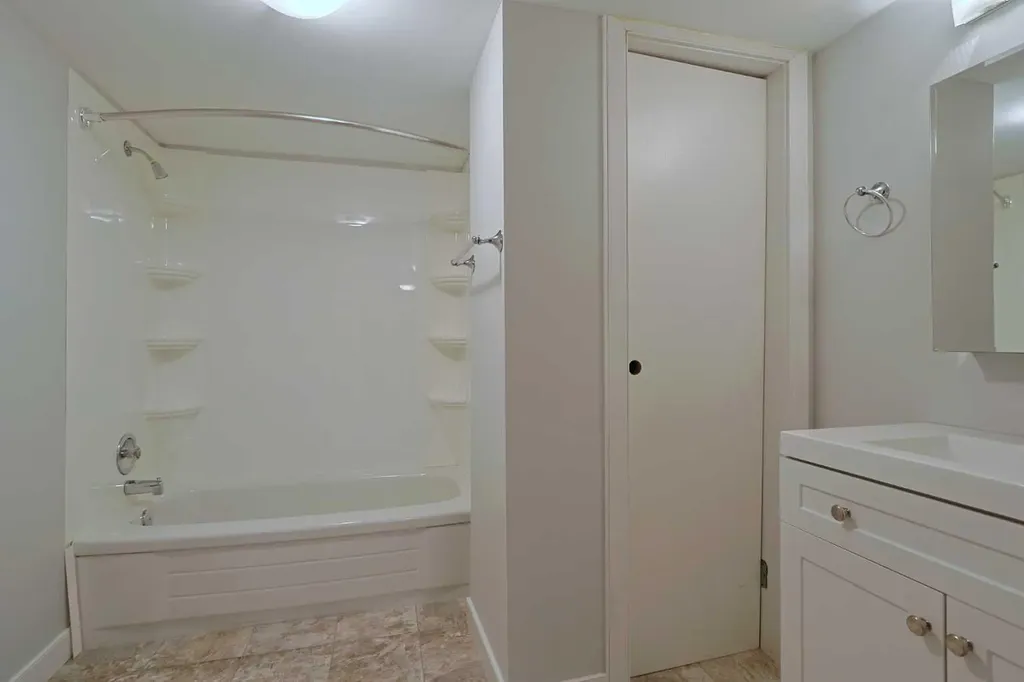 175 Brabourne Road SW Calgary AB T2W 2W2