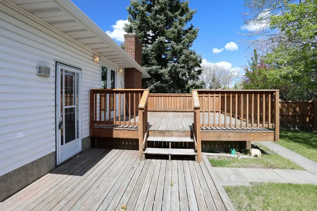 175 Brabourne Road SW Calgary AB T2W 2W2