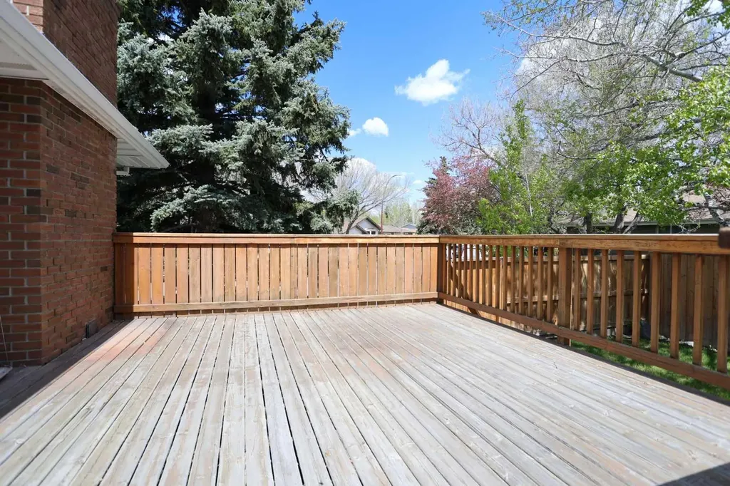 175 Brabourne Road SW Calgary AB T2W 2W2