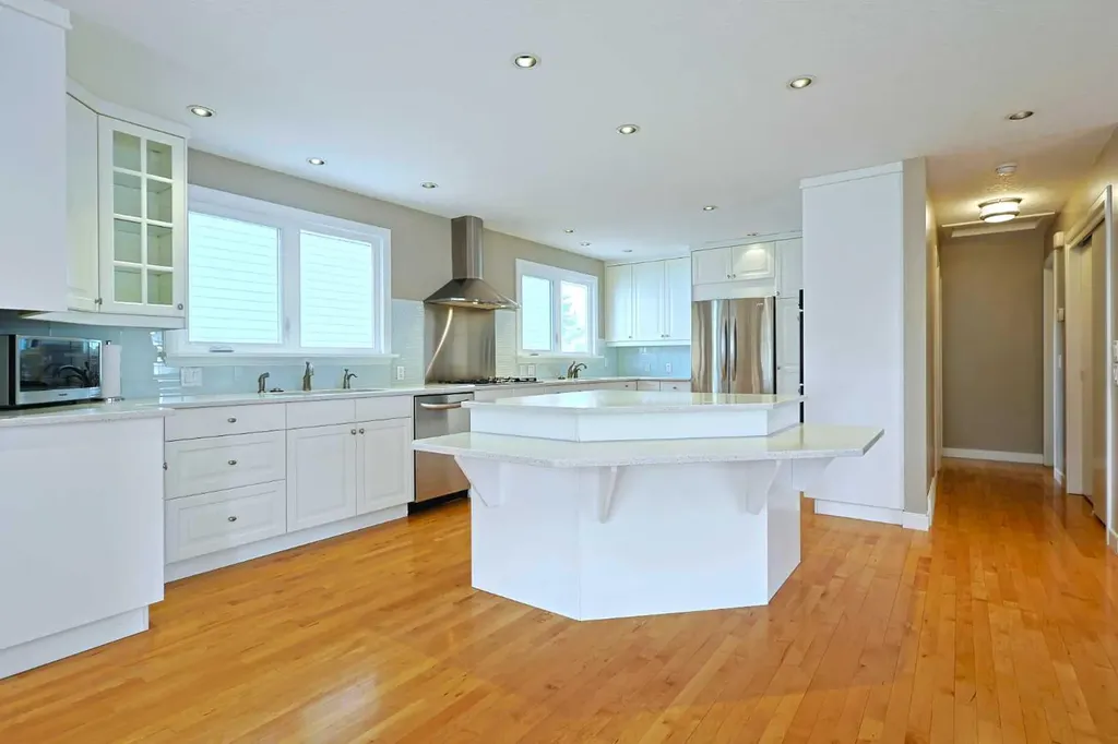 175 Brabourne Road SW Calgary AB T2W 2W2