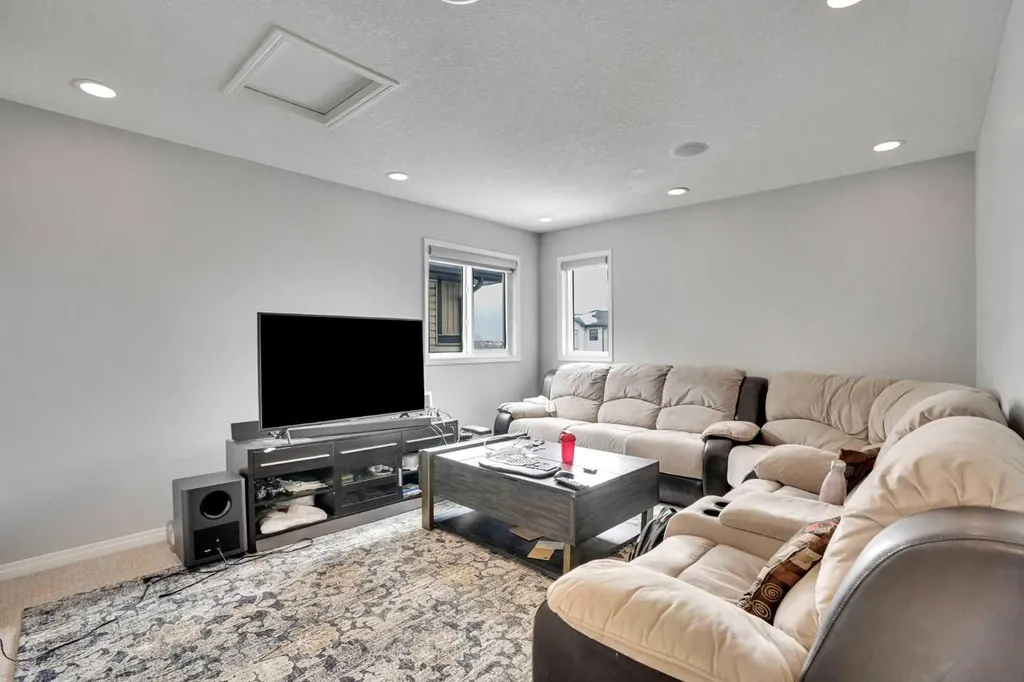 148 Savanna Close NE Calgary AB T3J 0X8