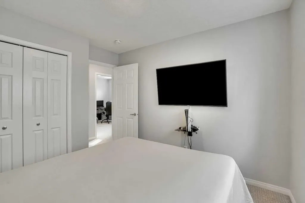 148 Savanna Close NE Calgary AB T3J 0X8