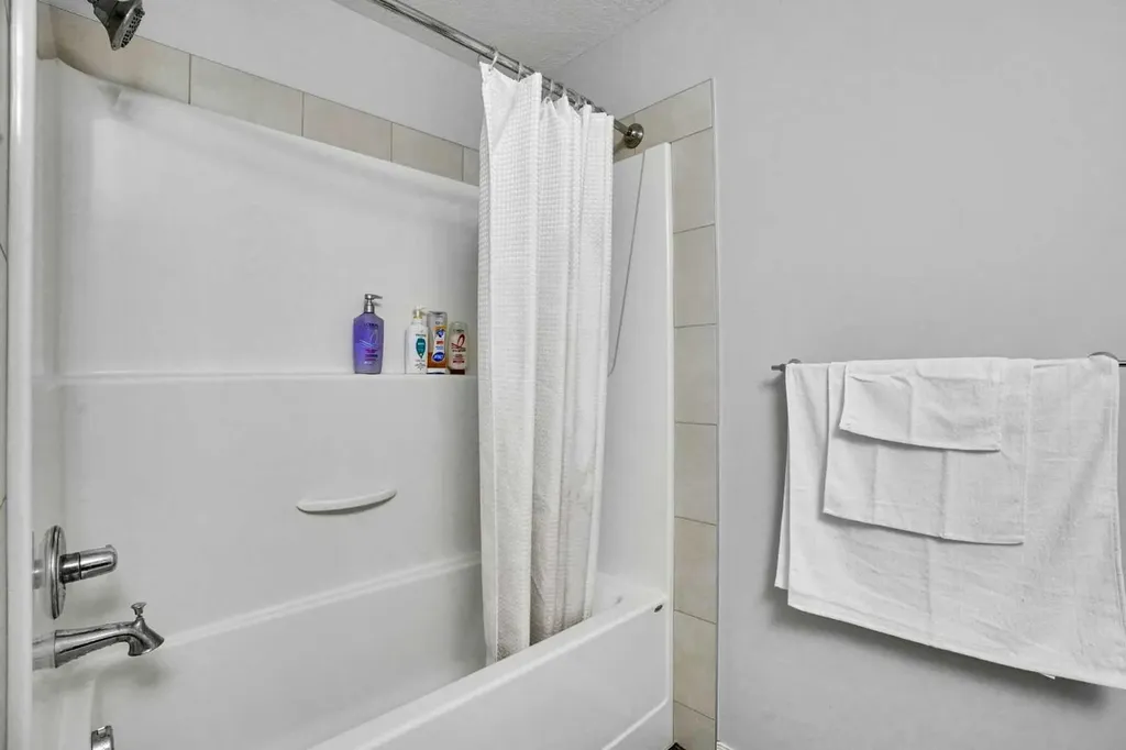 148 Savanna Close NE Calgary AB T3J 0X8