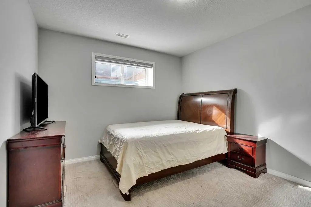 148 Savanna Close NE Calgary AB T3J 0X8