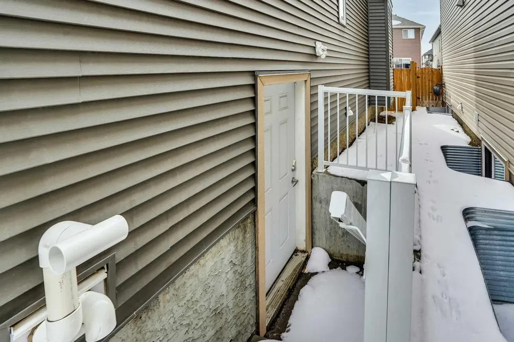 148 Savanna Close NE Calgary AB T3J 0X8