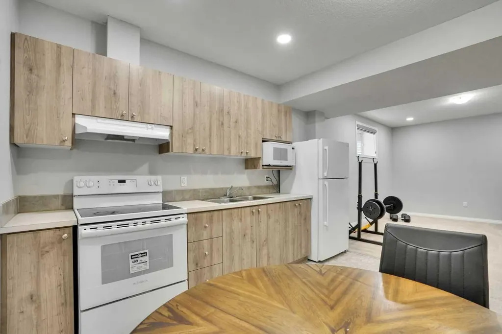 148 Savanna Close NE Calgary AB T3J 0X8