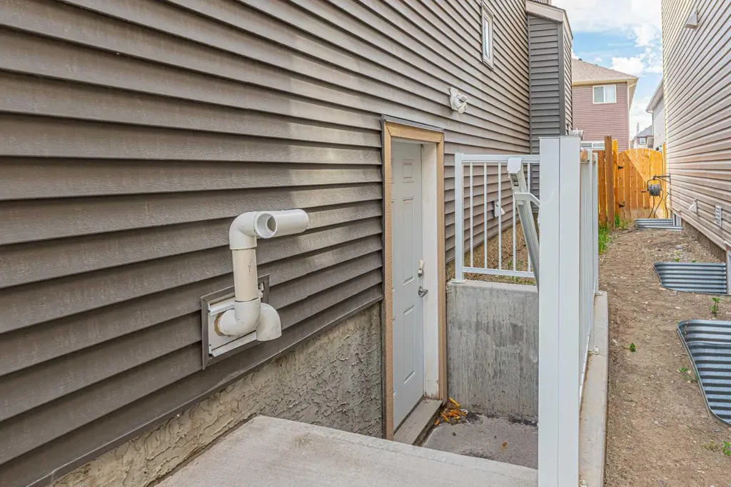 148 Savanna Close NE Calgary AB T3J 0X8