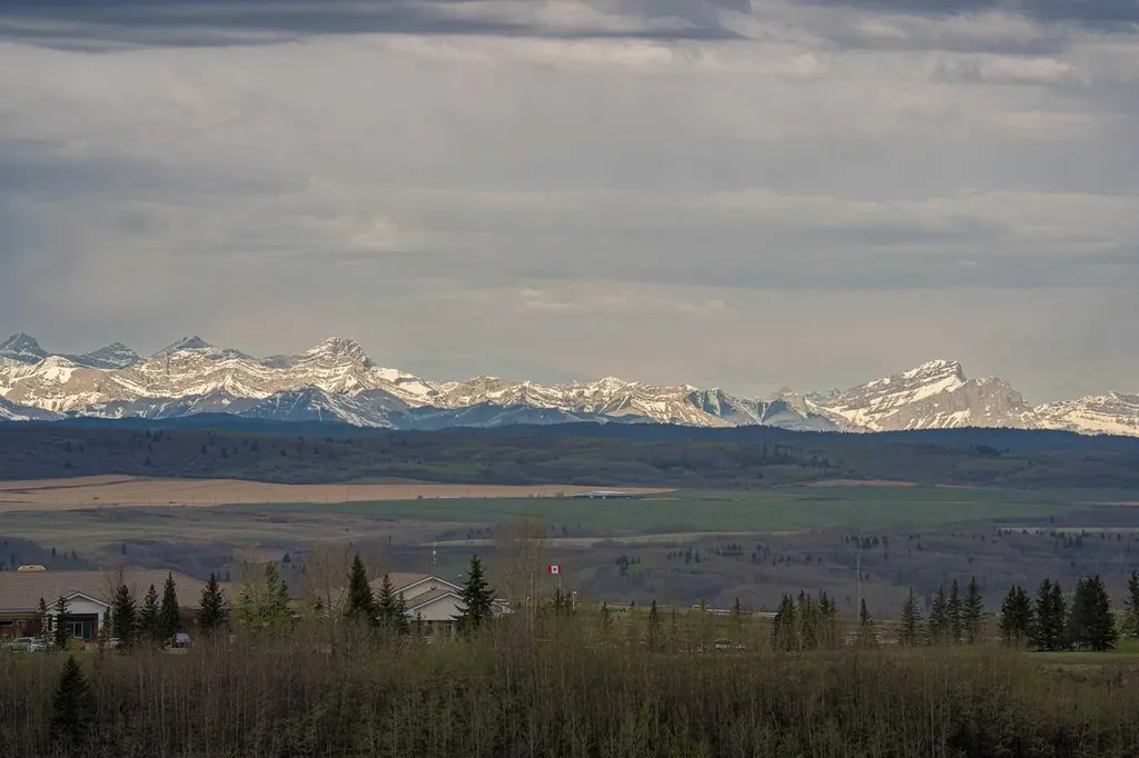 207 Sunset Drive Cochrane AB T4C 0H7