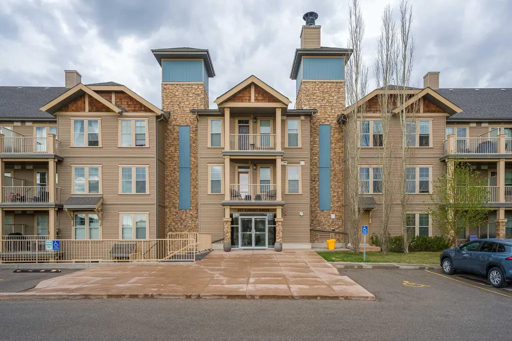 207 Sunset Drive Cochrane AB T4C 0H7