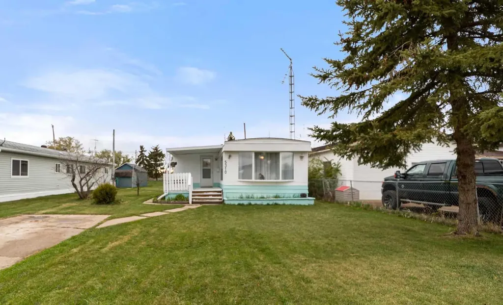 5310 49 Street Daysland AB T0B 1A0