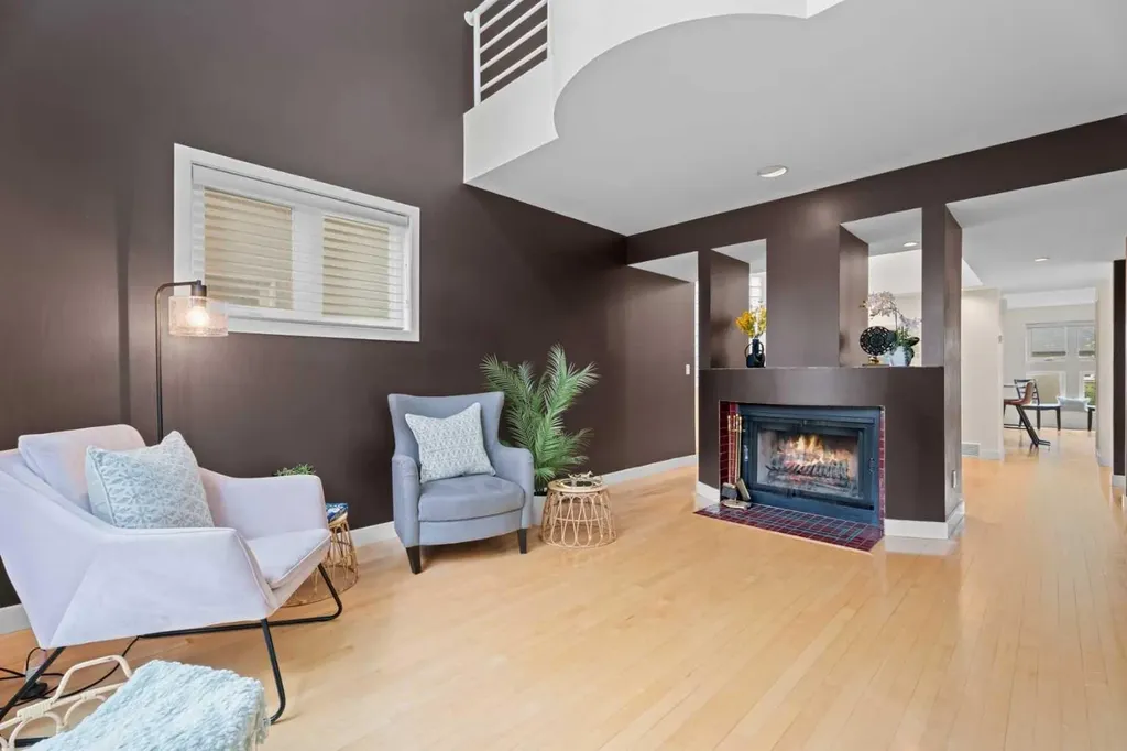 216 4 Avenue NE Calgary AB T2E 0J1