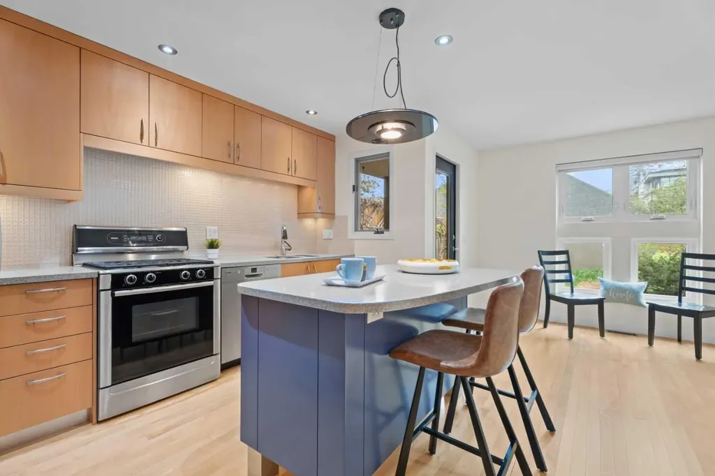 216 4 Avenue NE Calgary AB T2E 0J1