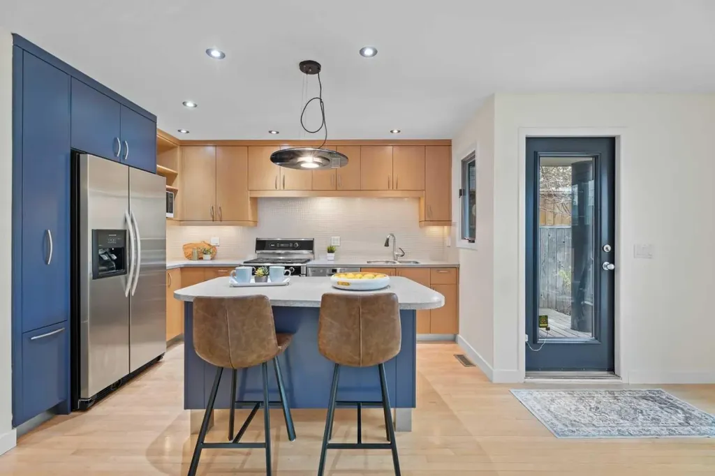216 4 Avenue NE Calgary AB T2E 0J1