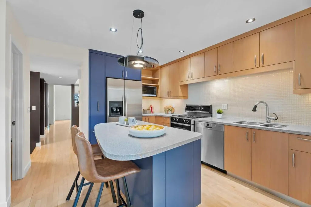216 4 Avenue NE Calgary AB T2E 0J1