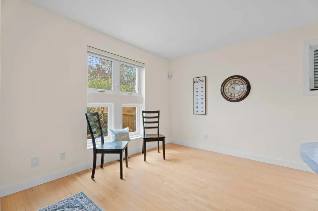 216 4 Avenue NE Calgary AB T2E 0J1