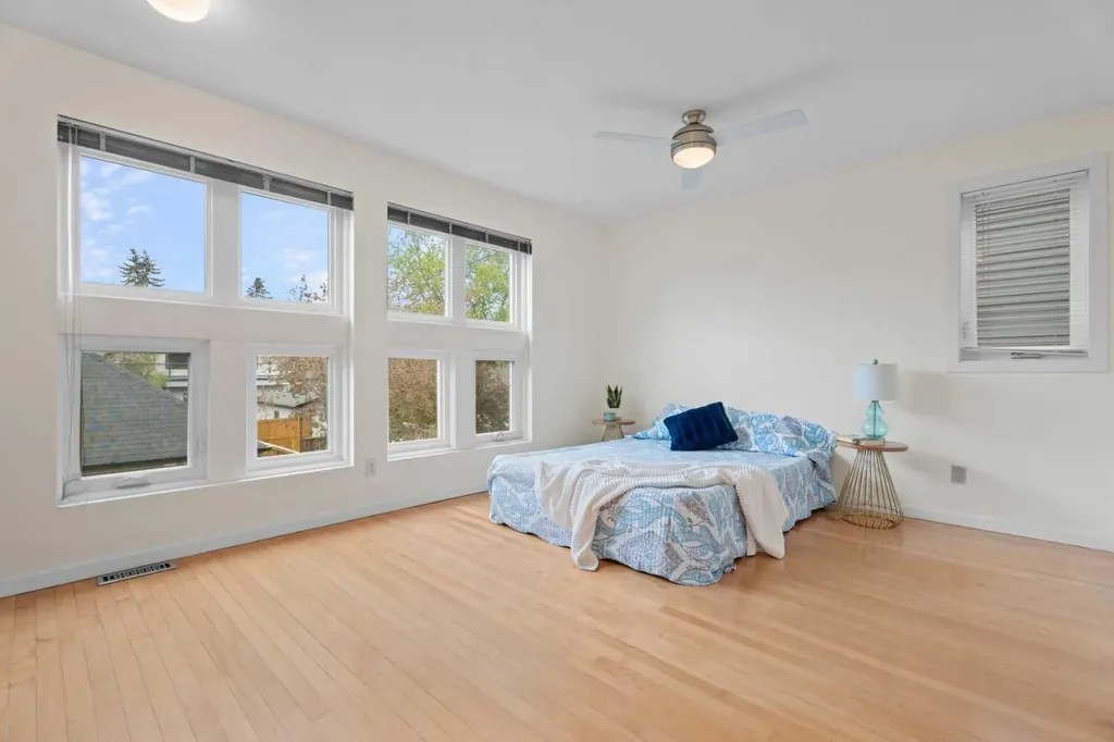 216 4 Avenue NE Calgary AB T2E 0J1