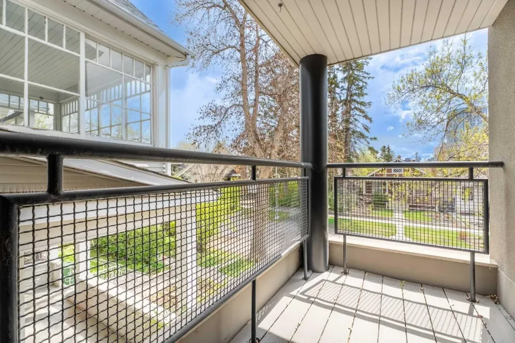 216 4 Avenue NE Calgary AB T2E 0J1