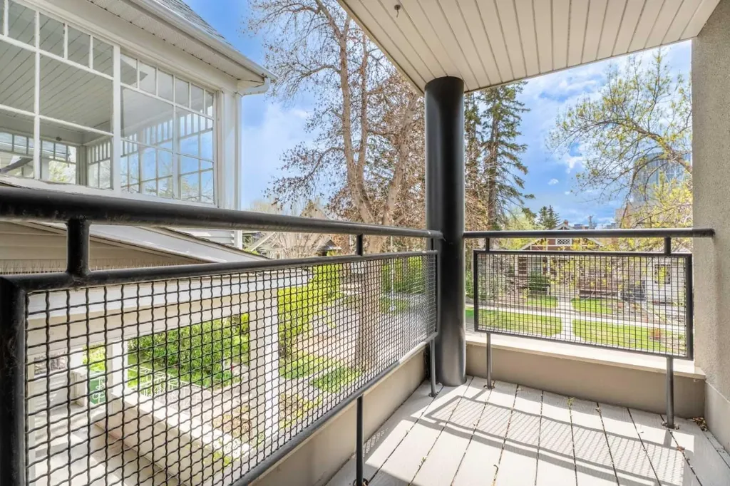 216 4 Avenue NE Calgary AB T2E 0J1