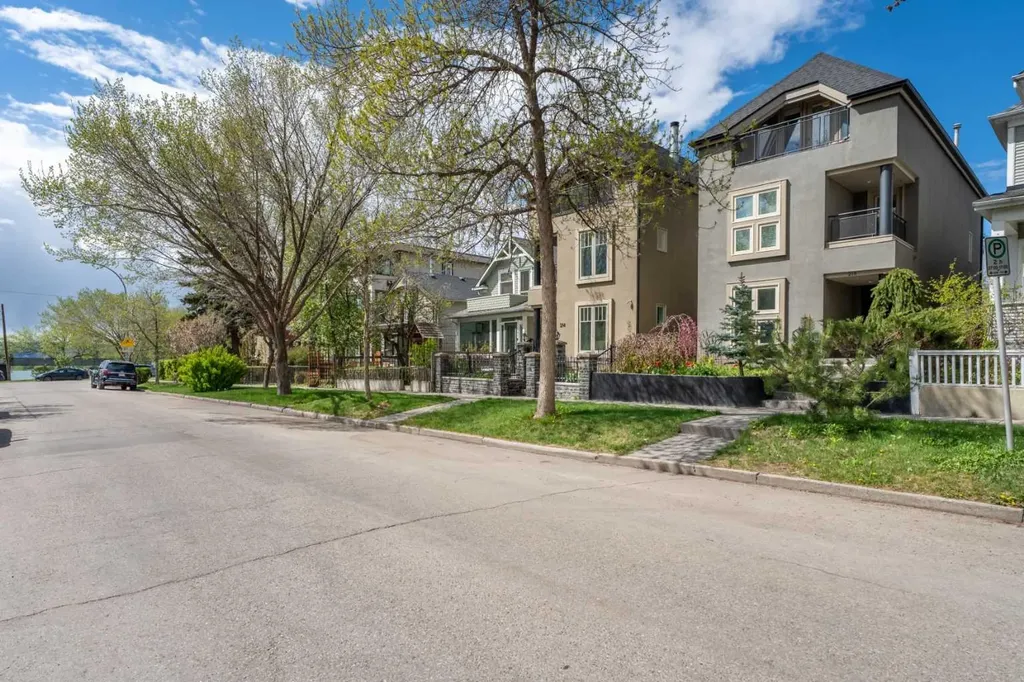 216 4 Avenue NE Calgary AB T2E 0J1