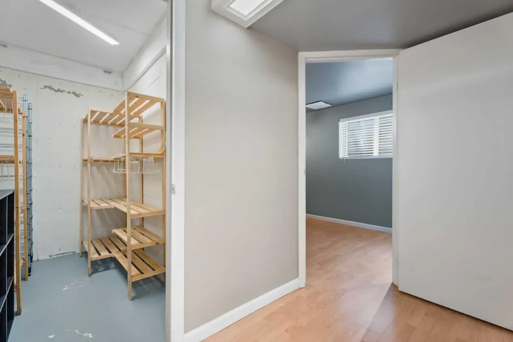 216 4 Avenue NE Calgary AB T2E 0J1