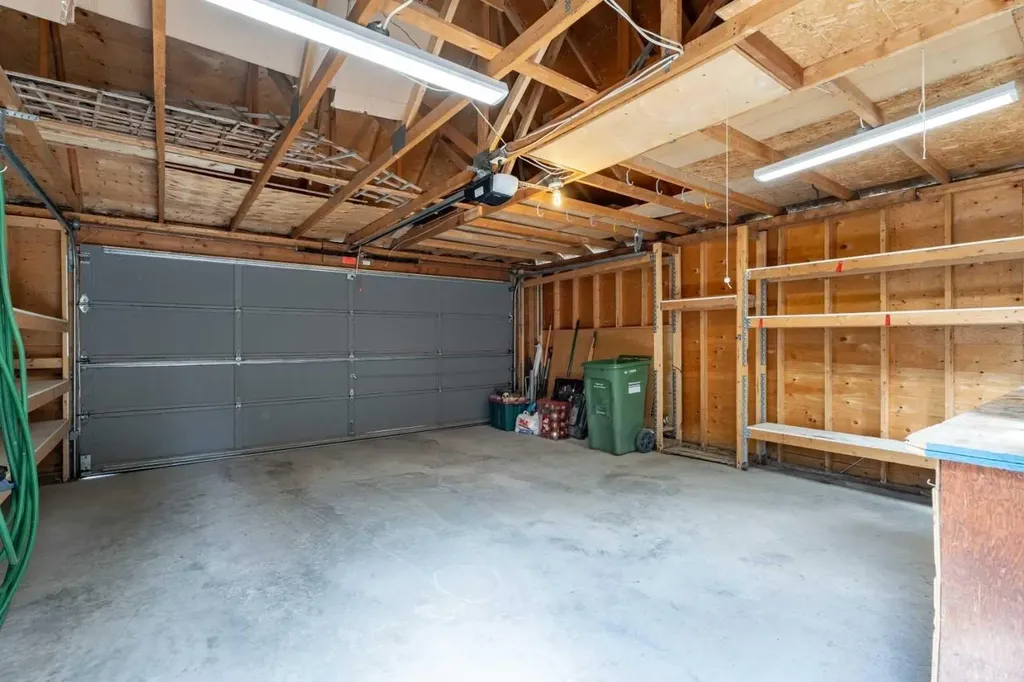 216 4 Avenue NE Calgary AB T2E 0J1